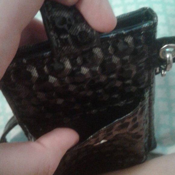 Phone holder and wallet - Picture 2 of 3